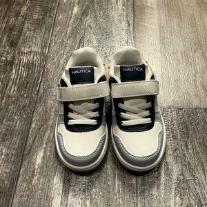 Nautica Kids' Sneakers in White and Blue Size 7